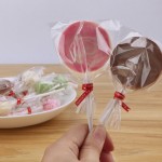 100 Pack Treat Bags Cake Pop Treat Bag Sets 4"W Lollipop Sticks, Metallic Twist Ties, Clear Cello Favor Bags for Lollipop Candy Chocolate Party Present Red 